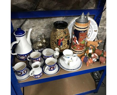 A shelf of collectables which includes Arthur Wood retro coffee set, Chinese 1960s vase, large Stein and 5 Border Fine Arts a