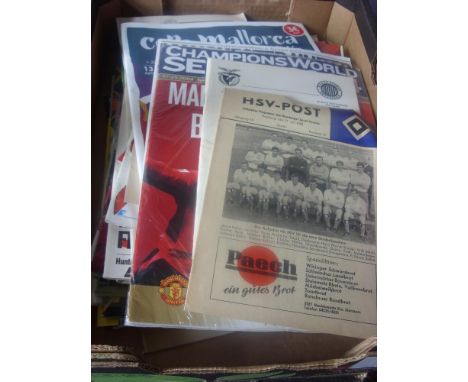 1951/52 Manchester Utd v Manchester City, a programme from the Friendly game played on 23/02/1952, plus a collection of 36 Ma