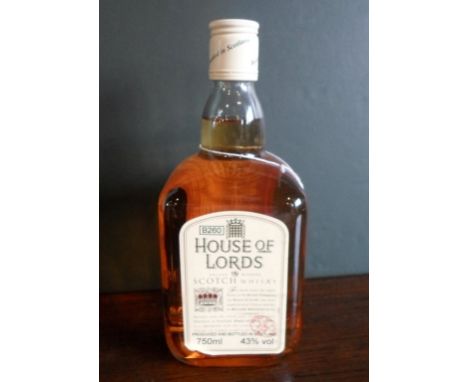 A bottle of House of Lords De Luxe Blended Scotch Whisky, bottled in the 1980s, 75cl, 43% vol.