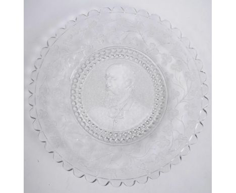 1890s Charles Stewart Parnell Commemorative glass plate A 19th century moulded glass plate, the scalloped rim and a broad ban