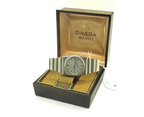 Omega; A c.1970's Constellation Megaquartz 32 KHz Gent's Wristwatch, the signed dial with line markers, centre seconds and da