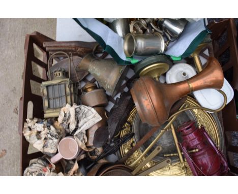 A mixed collection of items to include a traditional lantern, copper jug, tankards, brass ware, measures, copper pans etc. NO