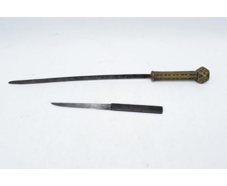 Small Japanese steel dagger, the handle decorated with a dragon, the blade appears to bear a signature.  Together with an uni