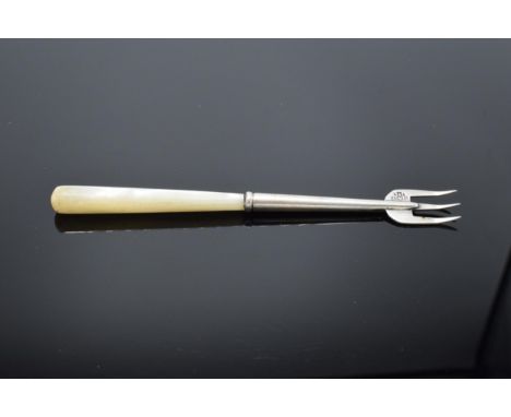 Edwardian silver and mother of pearl fork. Birmingham 1902. 11cm long. 