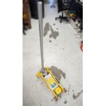 POWERFIST 2-1/2 TON FLOOR JACK