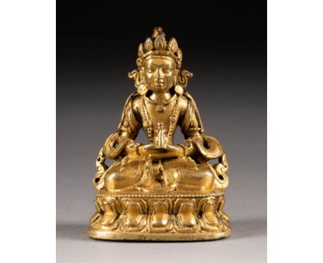   KLEINE FIGUR VON AMITAYUS     Tibet, 18. Jh.     Bronze, vergoldet. H. 5,8 cm. Part. min. best., part. min. ber., altersgem