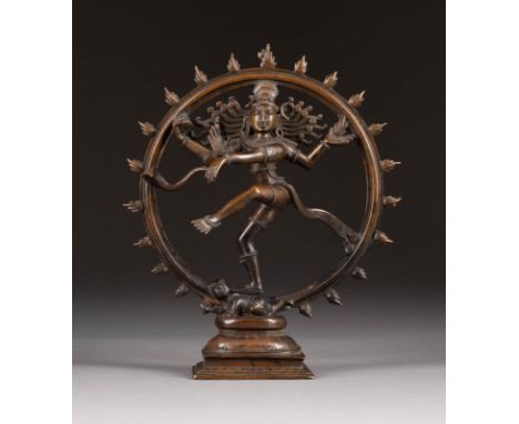   DARSTELLUNG VON SHIVA     Indien, 18./19. Jh.     Bronze. H. 24,5 cm. Part. min. best., alte Restaurierungsspuren, altersge