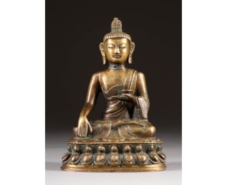   SHAKYAMUNI-FIGUR     Tibet/Nepal, 19. Jh.     Bronze. H. 16,7 cm. Part. min. besch., min. best., altersgemäße Gebrauchsspur