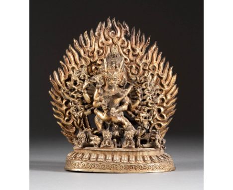   YAMANTHAKA IN YAB-YUM     Nepal/Tibet, 19./20. Jh.     Bronze. H. 19,5 cm. In drei Teilen, Hauptfiguren sowie Aureole abneh