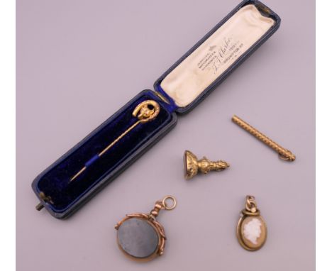 A small quantity of miscellaneous jewellery.  Stick pin 6 cm high.