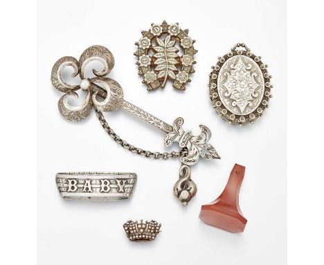 FIVE VICTORIAN BROOCHES comprising A 9 CARAT GOLD SEED PEARL CORONET BROOCH, hallmarked Birmingham 1899, 1.5cm by 2cm, 2.1 gr