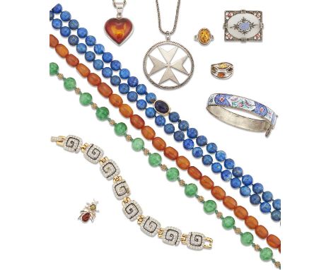 A QUANTITY OF HARDSTONE BEAD NECKLACES, OTHER JEWELLERY AND TRINKETS including; A CHINESE SILVER, PEKING GLASS AND SEED PEARL