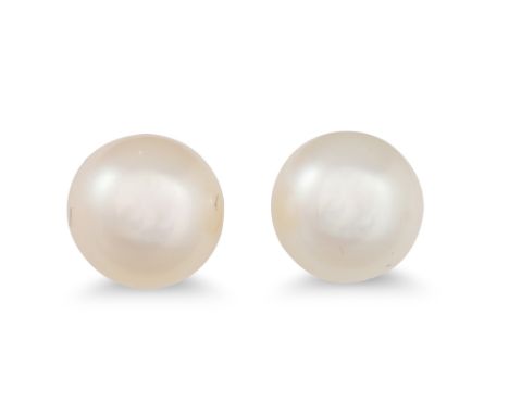 A PAIR OF CULTURED PEARL EARRINGS, cream tones to 9ct gold mounts