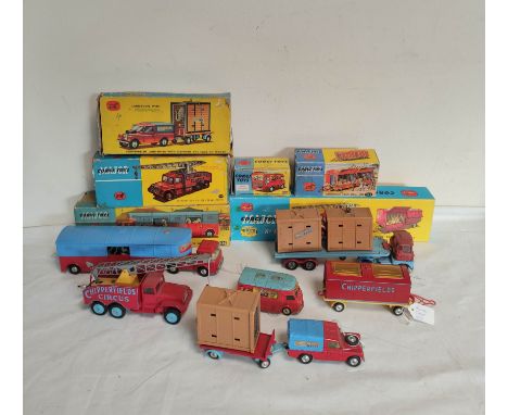 Collection of vintage 1960s boxed Corgi sets relating to Chipperfields Circus to include; Animal Cage 1123, Mobile Booking Of