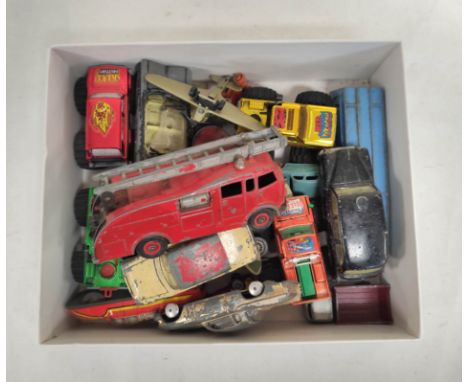 Collection of vintage die-cast toys to include a Dinky Supertoys Fire Engine 955, a Corgi Studebaker Golden Hawk 211S &amp; a