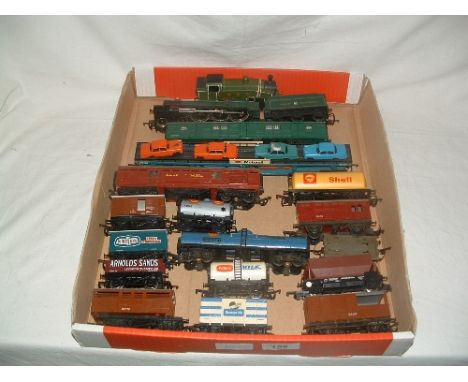 A tray containing a TRIANG HORNBY R761 GWR Green 4-6-0 'Kneller Hall' (pick ups need cleaning otherwise Good), LIMA 205101 LN