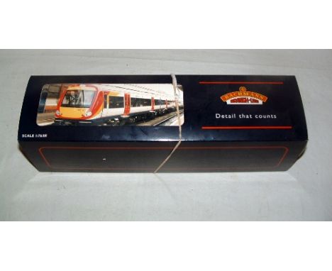 BACHMANN 32-452 Class 170/4 Turbostar DMU in SWT Livery. Mint Boxed.