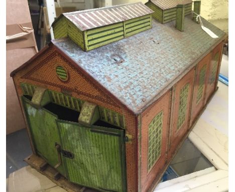 HORNBY O Gauge E2E Twin Track Engine Shed. Overall F, some rusting and lacks two chimneys.