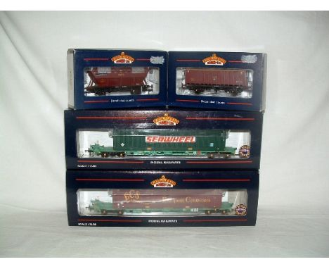 BACHMANN 4 x Intermodal Bogie Wagons and 2 x EWS Wagons - Intermodals 37-300B x 2 with 2 x 45' 'ECS' Containers and 37-301B x