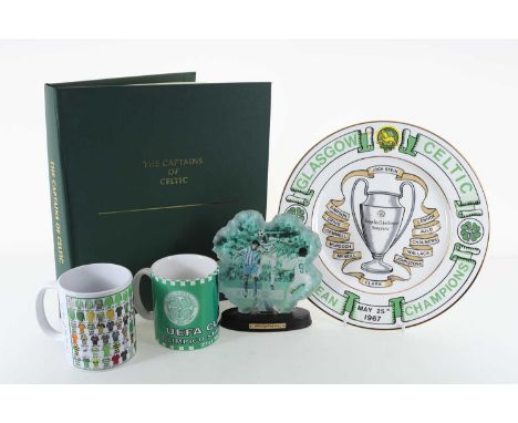 CELTIC F.C., COLLECTION OF ITEMS comprising copies of the Celtic View from 1968 onwards, newspaper cuttings, three collector'