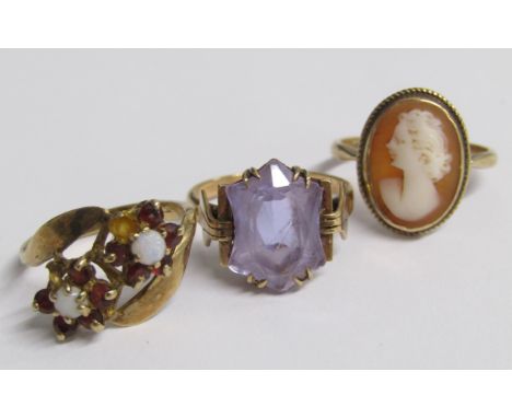 3 x 9ct gold rings - cameo, ring size L, 2.1g - pale amethyst glass, ring size J/K, 3.5g - garnet and opal twist, ring size k