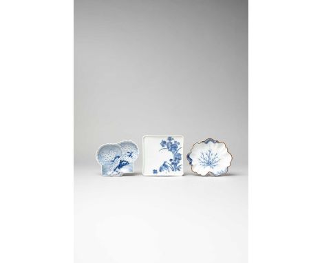 THREE JAPANESE ARITA BLUE AND WHITE DISHESEDO PERIOD, 1660-1710All three decorated in underglaze blue; the first shaped as a 