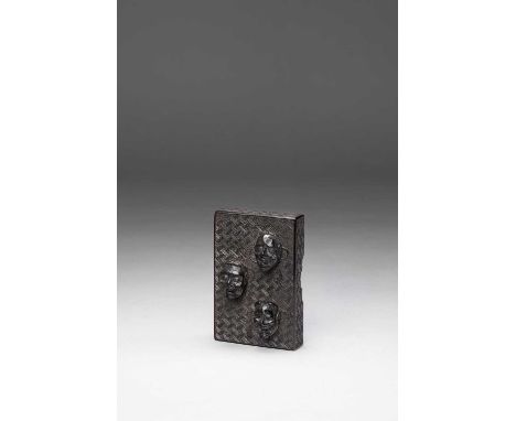 λ λ A RARE JAPANESE ROSEWOOD BOX AND COVER BY DEME TAIMAN EDO PERIOD, 18TH/19TH CENTURY Of rectangular shape, the cover decor