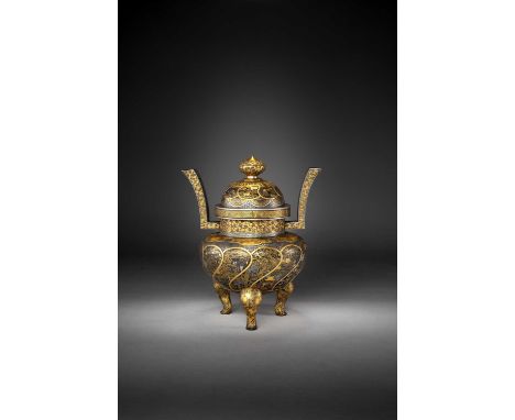 AN IMPRESSIVE JAPANESE KOMAI-STYLE KORO (INCENSE BURNER) AND COVERMEIJI ERA, 19TH/20TH CENTURYThe flattened ovoid body raised