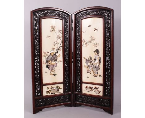 A FINE QUALITY JAPANESE MEIJI PERIOD GOLD LACQUER &amp; SHIBAYAMA TWO-FOLD SCREEN, both panels housed within a carved and pie