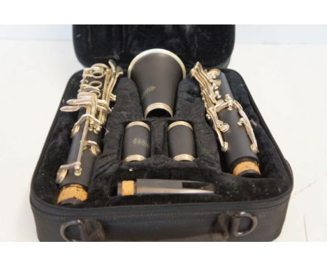 Marage clarinet with soft case 