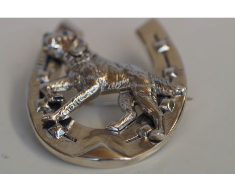 Silver large hunting dog in horse shoe brooch 