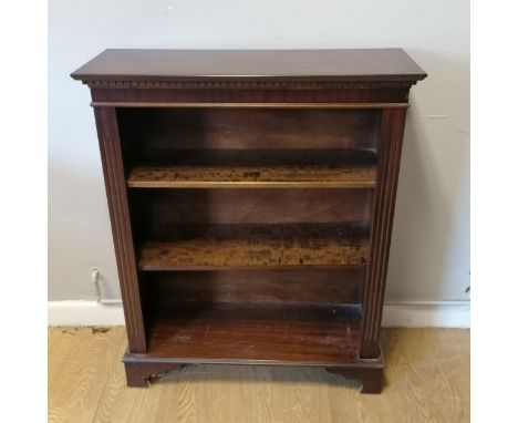 Mahogany low shelf unit with adjustable shelves 78cm x 29cm x 96cm high in good used condition 