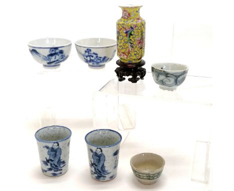 Miniature Oriental yellow grounded vase on stand 7cm high T/W miniature blue and white bowls and cups