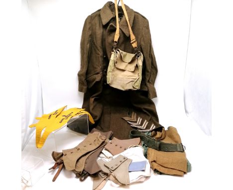 Qty of military uniform, cloth badges inc 2 x 1945 spats mosquito canvas gaiters (32cm), pair of officers long gaiters (40cm)