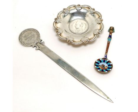 Silver marked Turkey coin letter opener (18cm), Egyptian coin tray &amp; enamel small spoon - total weight 91g 