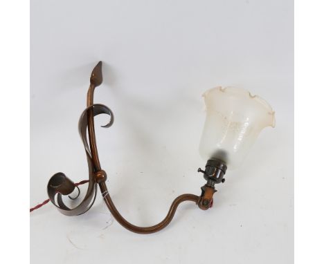 An Art Nouveau copper lamp, with glass shade, 26cm 