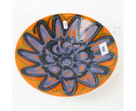 Poole Pottery dish with flowerhead design, 27cm 
