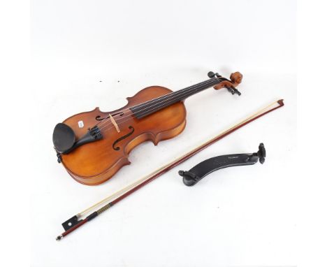 A brand new modern German Sandner full size violin and bow, in original case, RRP £400 