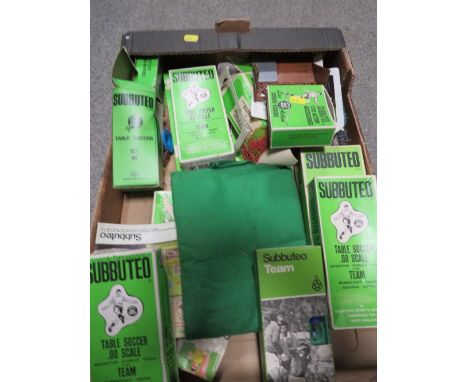 A tray of assorted Subbuteo (unchecked) 