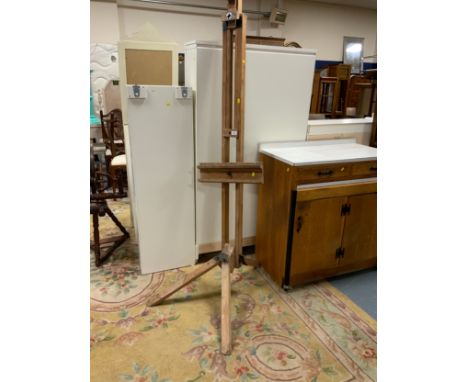 A vintage Winsor &amp; Newton artists easel 