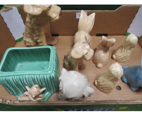 A tray of assorted Sylvac animal figures etc 