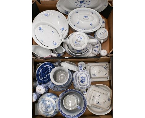A Royal Worcester 'Blue Bow' dinner/breakfast service to/w various other blue and white ceramics (2 boxes) 