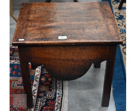 A Georgian mahogany commode, 50 x 40 x 44 cm high