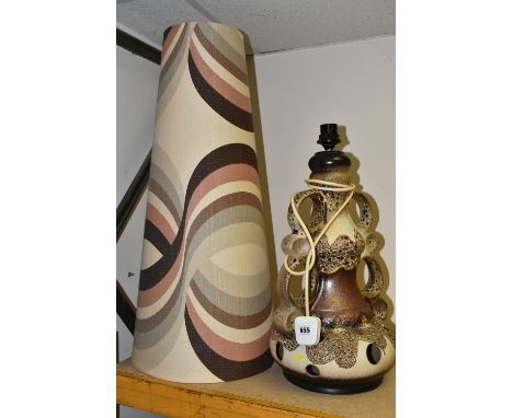 A 1970'S DESIGN WEST GERMAN LAMP, cream and brown Lava glazed, with a bulb in the base, height 56cm to top of fitting, the or