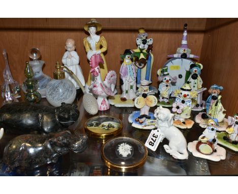 A BOX AND LOOSE CERAMICS, GLASSWARES AND SUNDRY ITEMS, to include ten Italian Zampiva Clowns figures including a clock (hands