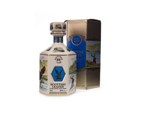 SCOTTISH LEADER 25 YEARS OLD Blended Scotch Whisky 70cl, 40% volume, ceramic decanter in carton.
