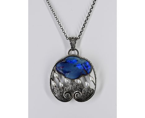 Anhänger/ Brosche mit Opal und Naturperlen und Collierkette, Goldschmiedewerkstatt Helmut von Kleist, Worpswede, 20. Jh. 835/
