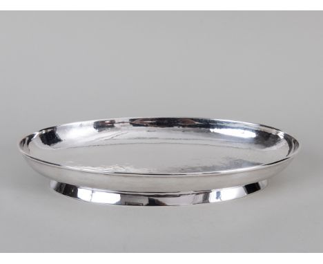Ovoidförmige Anbietschale mit Hammerschlagdekor, Deutschland, 20. Jh. 835/- Silber; Gewicht: ca. 415 g; ovoidförmige Schale m