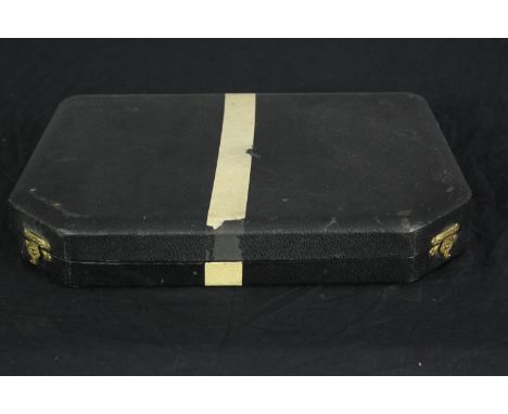 A cocktail drinks kit set by Viners of Sheffield. Fourteen pieces housed in a case. The corkscrew bottle opener with bone han