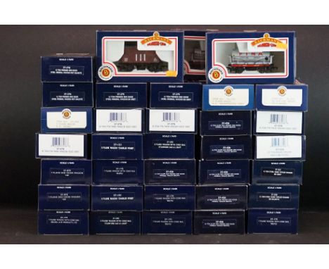 33 Boxed Bachmann OO gauge items of rolling stock to include 37177, 37075, 37576, 33452, 37376 etc, duplication 